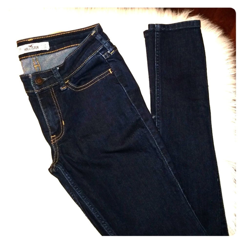 Size 0 Hollister skinny jeans❤